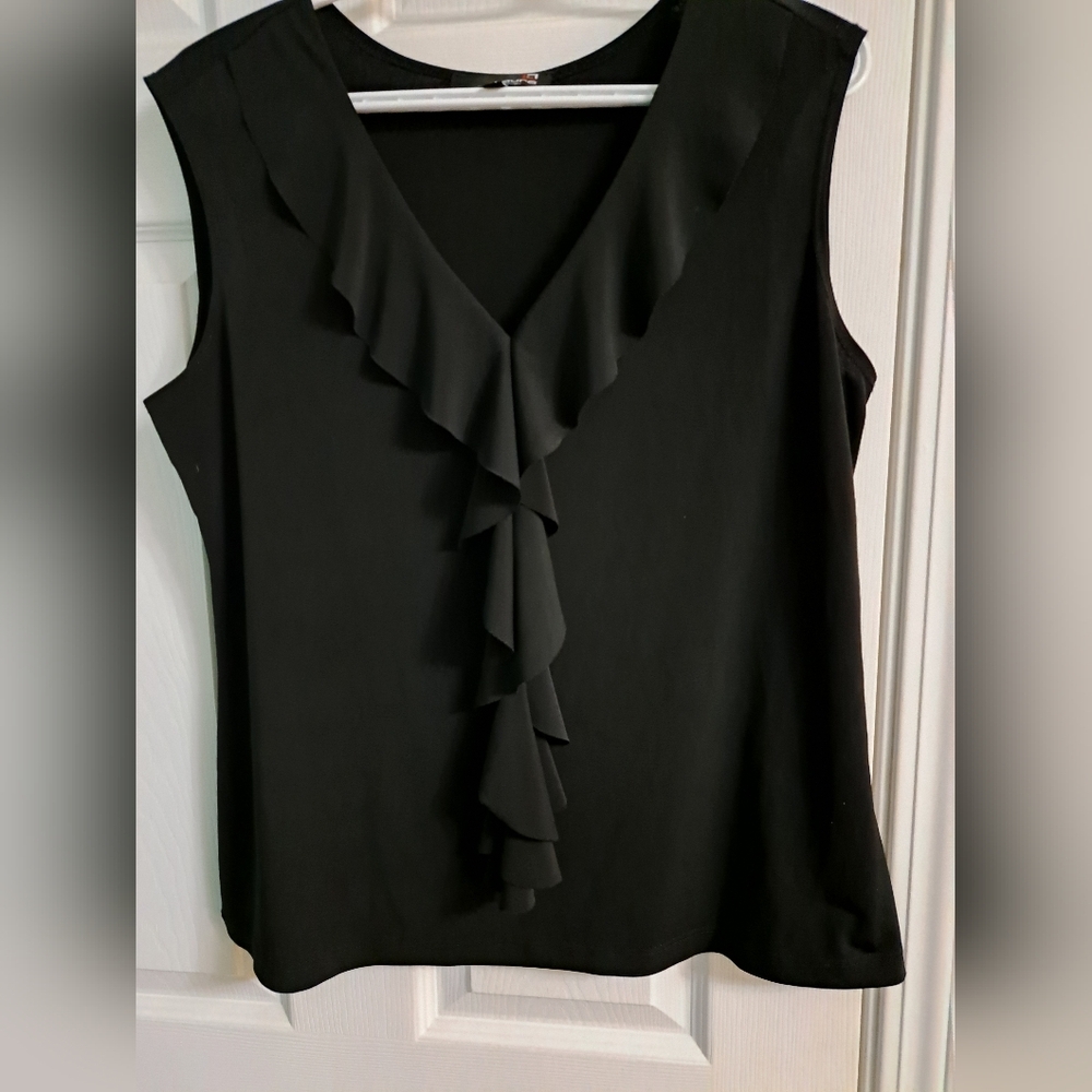 LAURA sleeveless ruffled sleeveless top